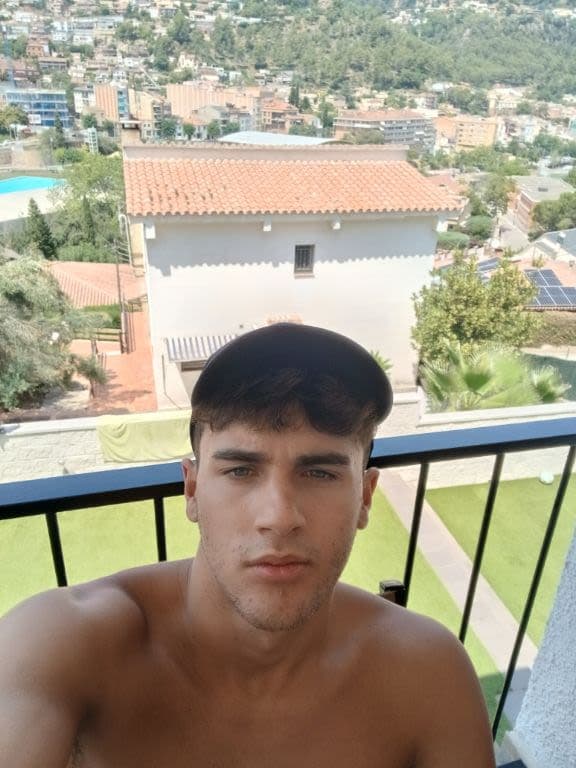 Álex Castaño Becerra