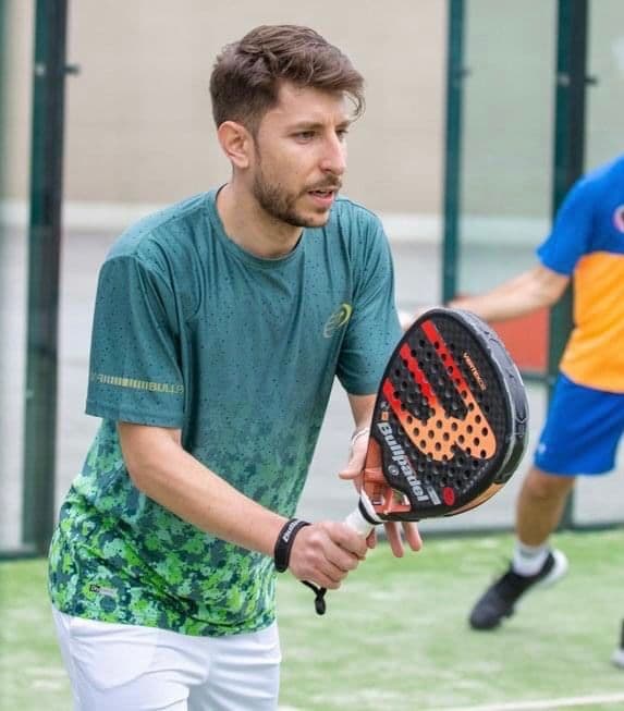 Toni González T