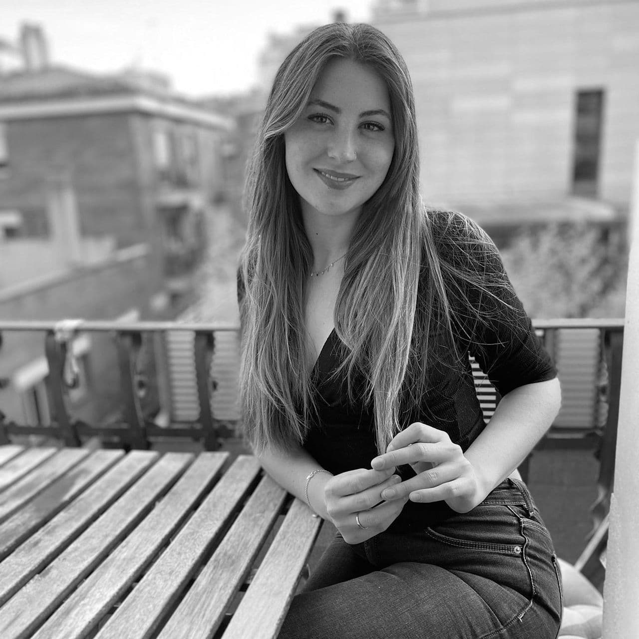 Laura F