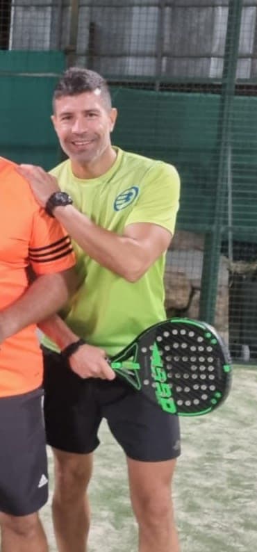 Raúl V R