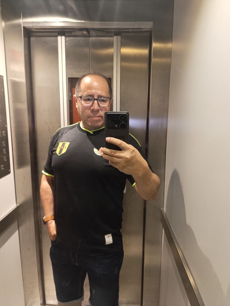 Carlos Luna E