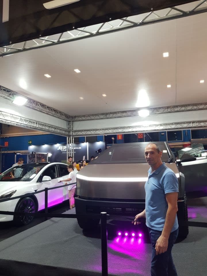 Santiago Oyola (Drive)