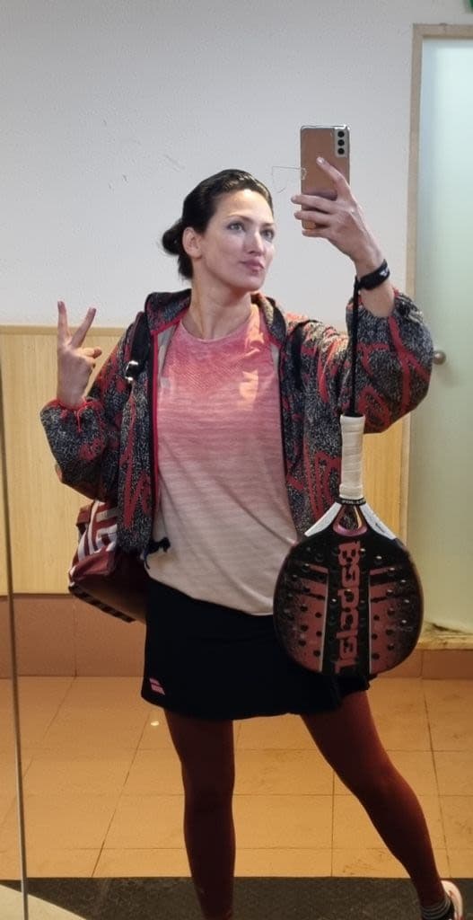 Yana R