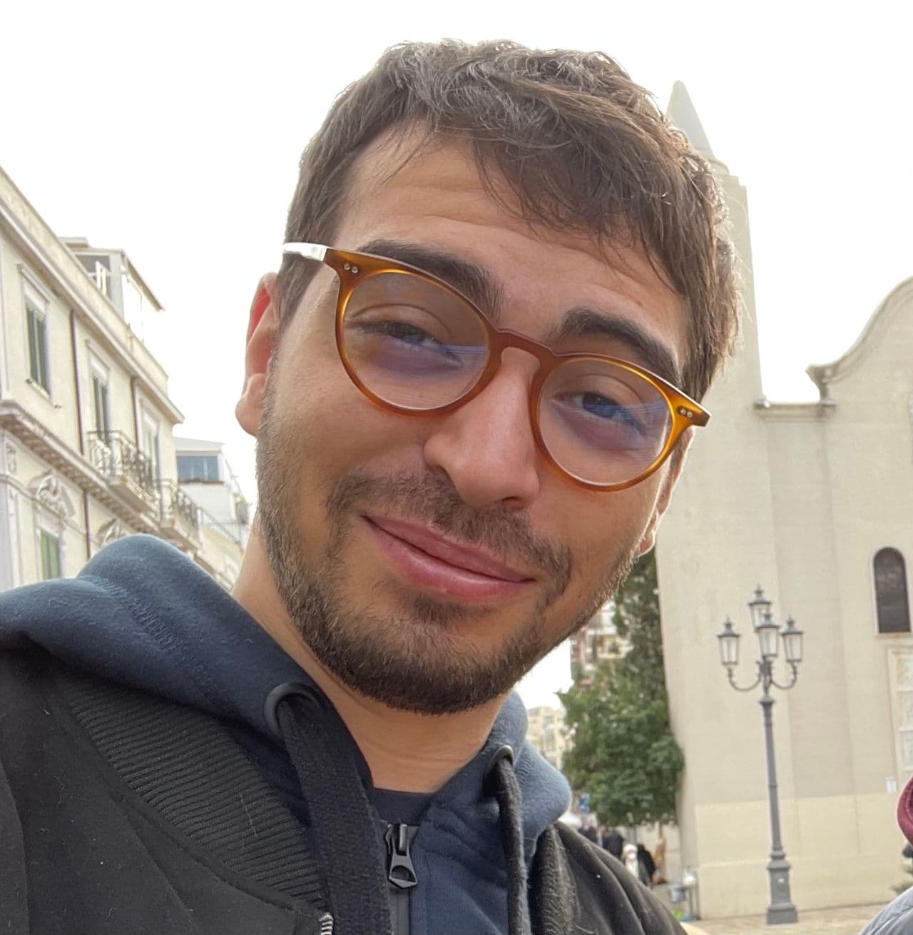 CLAUDIO F
