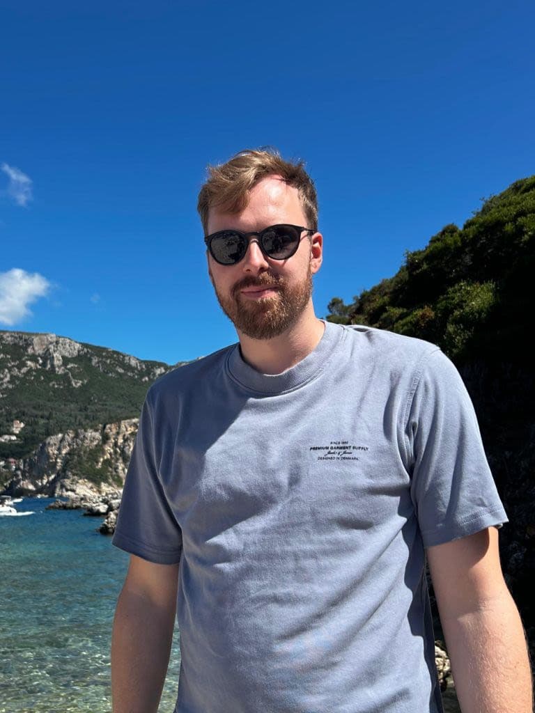 Niklas A