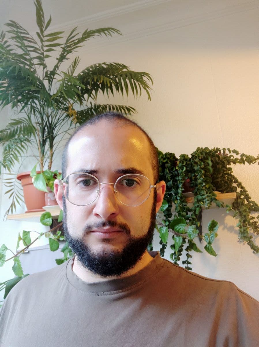 Adrián Romero
